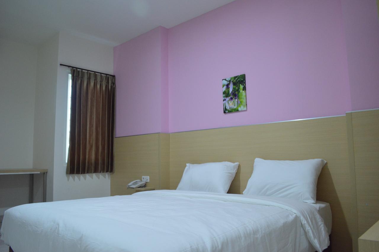 I&M Hotel Sorabaya Extérieur photo